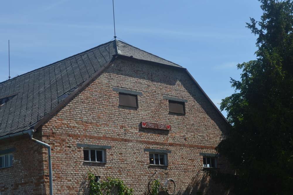 677EF9C5-F416-48B7-956B-EE70DBC4A109